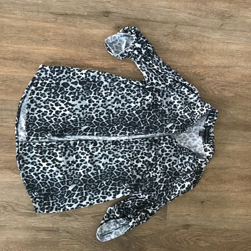 Beautiful Cheetah Print Button down